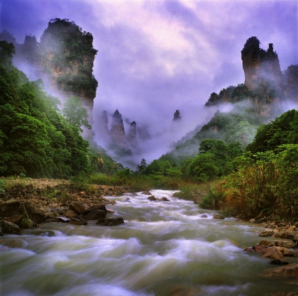 http://oneeyeland.com/photo4/landscapes/one_eyeland_river_and_spires_by_david_collier_61445.jpg