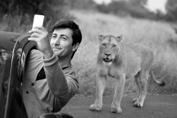 Photograph Ozkan Ozmen Lion Selfie on One Eyeland