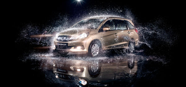 Photograph Sathish Kumar Car Wash on One Eyeland