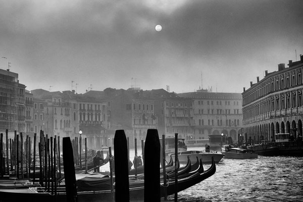 Photograph Yasuhiro Sakuda Fog In Venice on One Eyeland