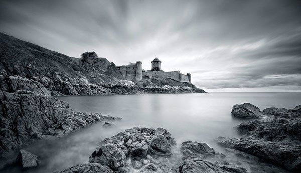 Photograph Rafa Herrero Fort De La Latte on One Eyeland