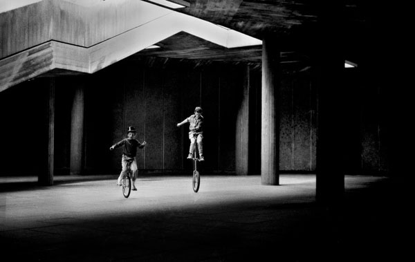 Photograph Raoul Butler Flea Circus on One Eyeland
