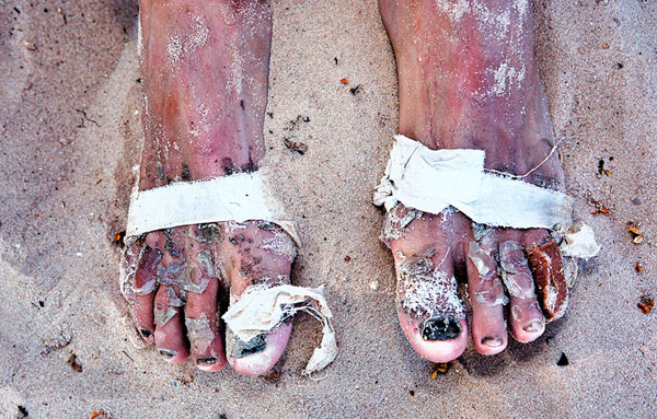 Photograph Alexander Beer Ultra Feet on One Eyeland