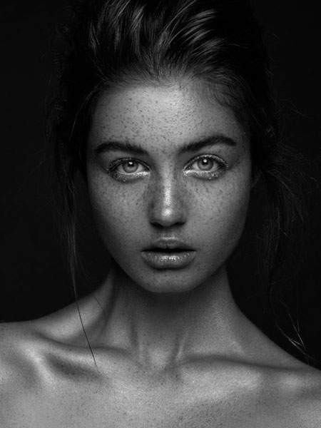 Photograph Michael Woloszynowicz Cydney on One Eyeland