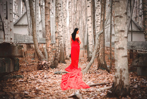 Photograph Niko Puumalainen Red Lane Lady on One Eyeland