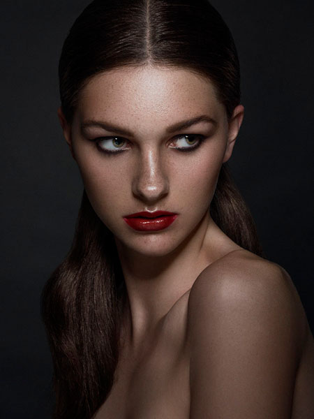 Photograph Michael Woloszynowicz Emily on One Eyeland