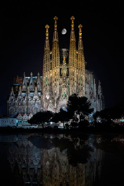 Photograph Jano Stovka La Sagrada Familia on One Eyeland