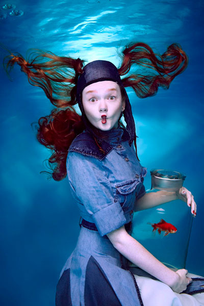 Photograph   La Fille Au Poisson Rouge on One Eyeland