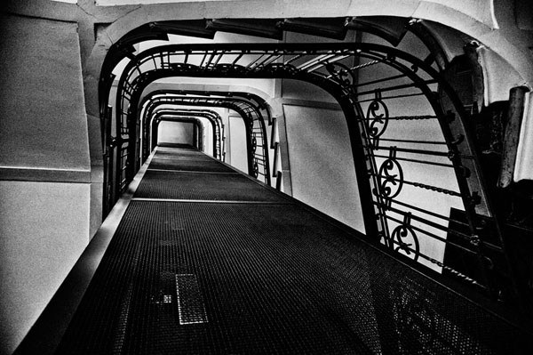 Photograph Michelangelo Bortuna Metro on One Eyeland