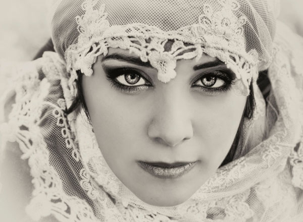 Photograph Eugenia Kyriakopoulou Cameo on One Eyeland