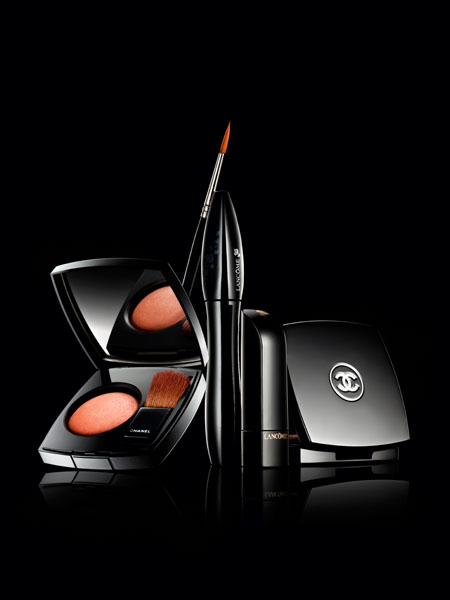 Photograph Nazar Andriychuk Cosmetics on One Eyeland