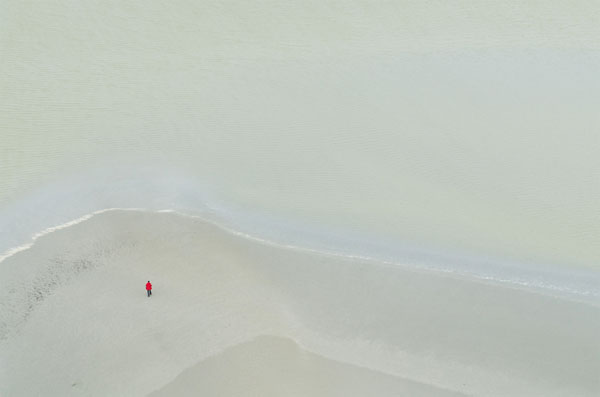 Photograph Akiomi Kuroda Alone on One Eyeland