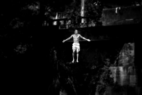 Photograph Akiomi Kuroda Fell on One Eyeland