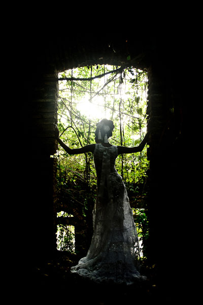 Photograph Sergio Muricy Impossible Dress on One Eyeland