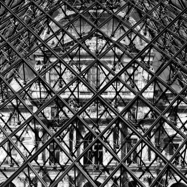 Photograph Wim Lanser Louvre on One Eyeland