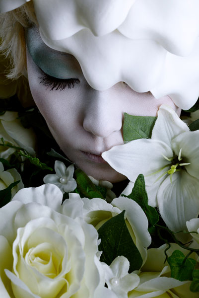 Photograph Akiomi Kuroda Gift on One Eyeland