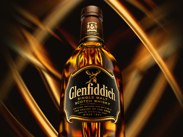 Photograph Barry Makariou Glenfiddich Whisky on One Eyeland