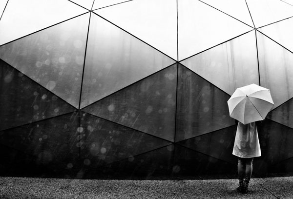 Photograph Keisuke Ikeda Umbrella on One Eyeland