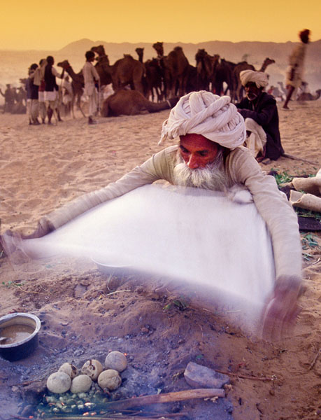 Photograph Roberto Nencini Pushkar Mela 3304 on One Eyeland