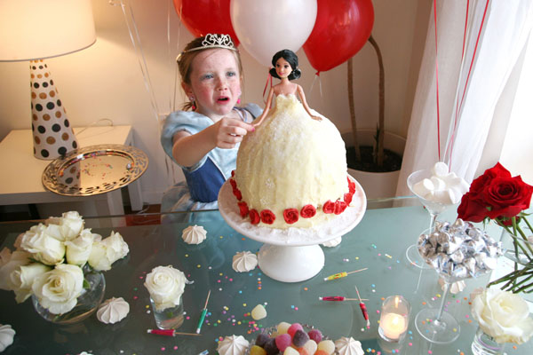 Photograph Rita Thompson Princess Cake on One Eyeland