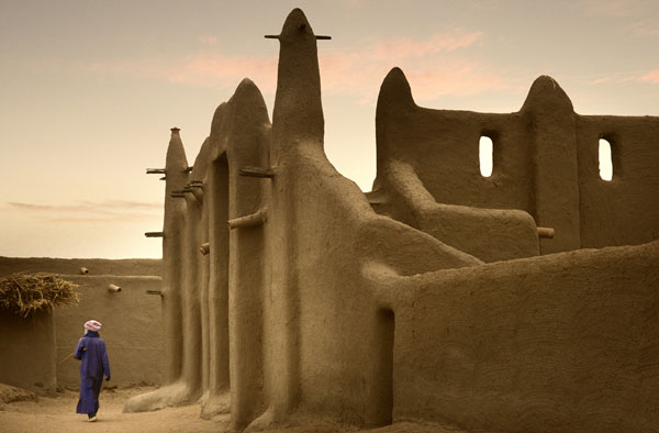 Photograph Roberto Nencini Mud Mosque on One Eyeland