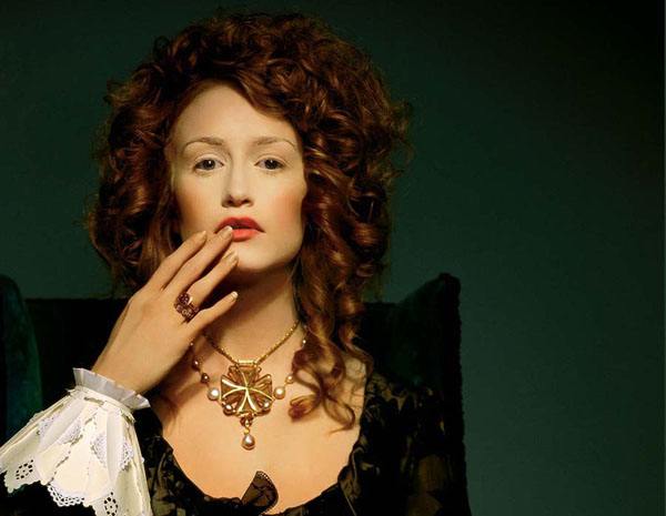 Photograph Robb Scharetg Elizabethan Fashion on One Eyeland