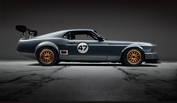 Photograph Rj Muna American Racing on One Eyeland
