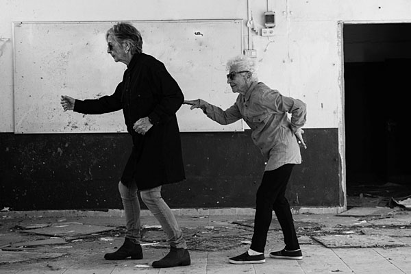 Photograph Dafna Tour Lily And Reena on One Eyeland