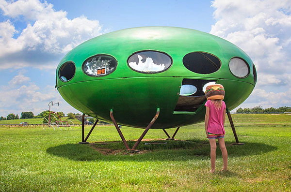 Photograph David Krovblit Ufo Burger on One Eyeland