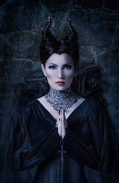 Photograph Merja Martikainen Rood Necklace on One Eyeland