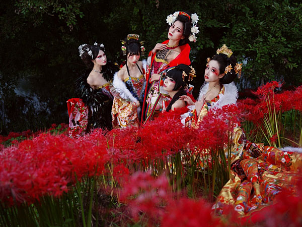 Photograph Haseo Hasegawa Hell Of Flowers on One Eyeland