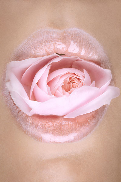 Photograph Akiomi Kuroda Lips on One Eyeland