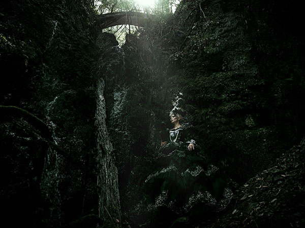 Photograph Haseo Hasegawa Dark Raven on One Eyeland