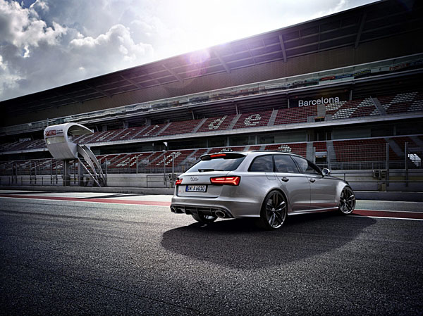 Photograph David Maurer Maurer_audi_rs6_pitlane on One Eyeland