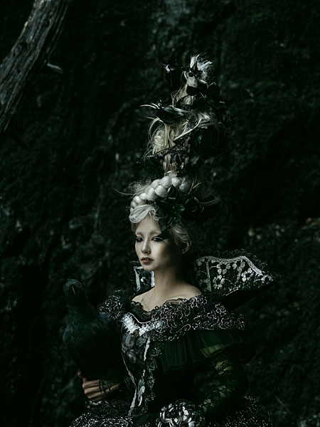 Photograph Haseo Hasegawa Dark Raven 3 on One Eyeland