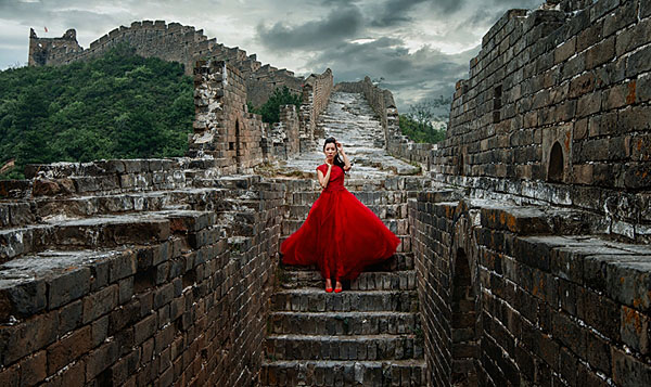 Photograph Eldon Lau Red In The Great Wall on One Eyeland