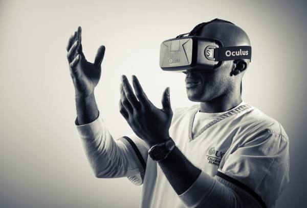 Photograph Steve Williams Virtual Reality on One Eyeland