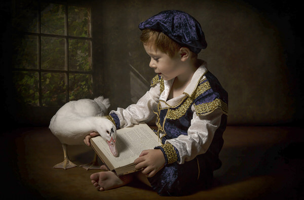 Photograph Carola Kayen Mouthaan Reading A Book Together on One Eyeland