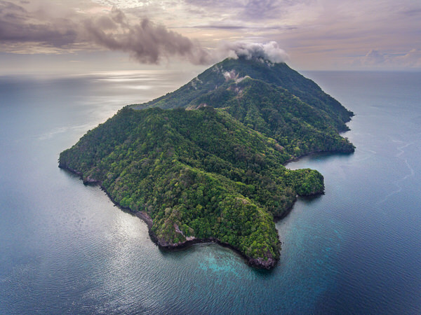 Photograph Hartono Hosea Mount Serua Maluku on One Eyeland