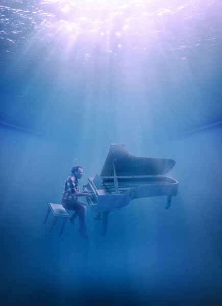 Photograph Fedde Souverein Southwest Magazine - Underwater Piano Play on One Eyeland