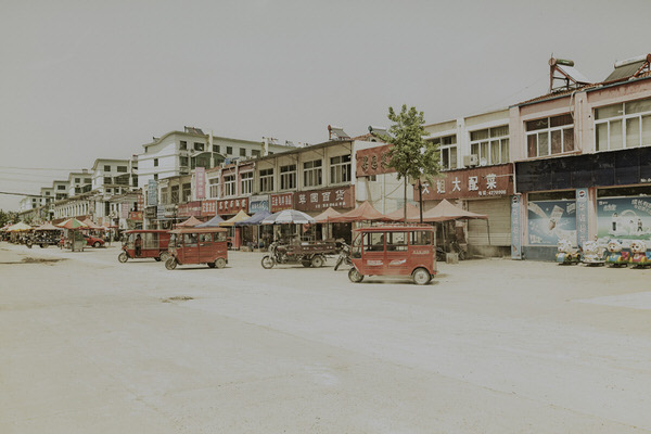 Photograph Robert Peek China on One Eyeland