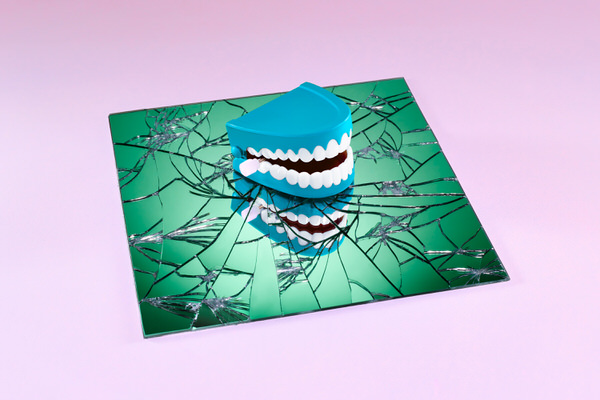 Photograph Julien Palast Merci Handy Cosmetics on One Eyeland