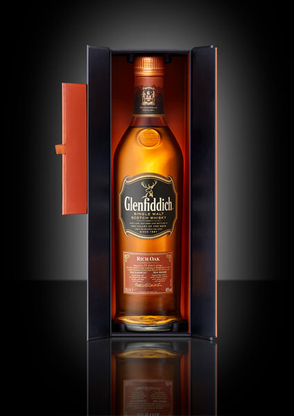 Photograph Greg Abramowicz Whisky on One Eyeland