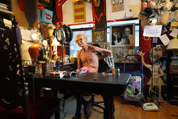 Photograph Tom Atwood Mother Sabrina on One Eyeland