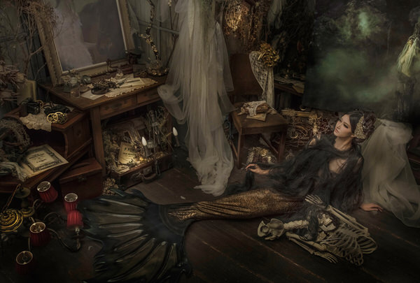 Photograph Haseo Hasegawa Mermaid Of Darkness on One Eyeland
