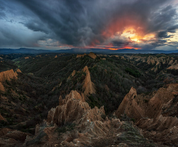 Photograph Ruslan Asanov Atomic Sunset on One Eyeland