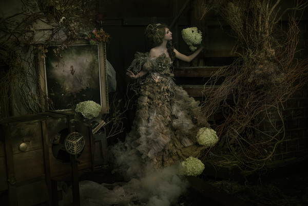 Photograph Haseo Hasegawa Etrange on One Eyeland