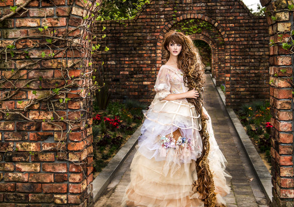 Photograph Haseo Hasegawa Rapunzel In Town on One Eyeland
