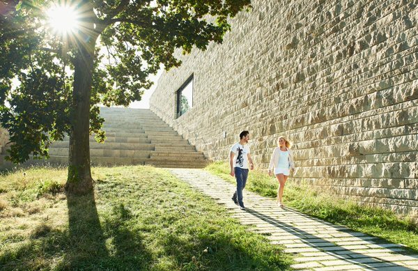 Photograph Florian Eisermann Museum Kassel Couple on One Eyeland