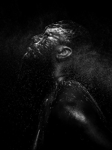 Photograph Alfonso Bravo Black Over Black on One Eyeland